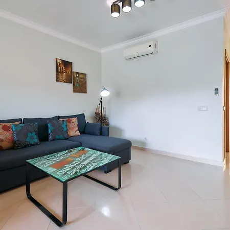 Karin Mit Schoenen Meerblick